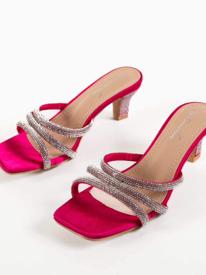 Saboti dama Lupita Verzi