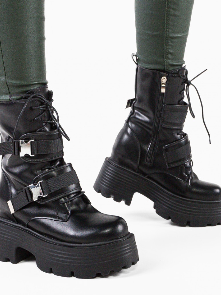 Ghete dama Menka Negre