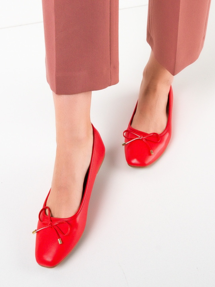 Balerini dama Atur Bej