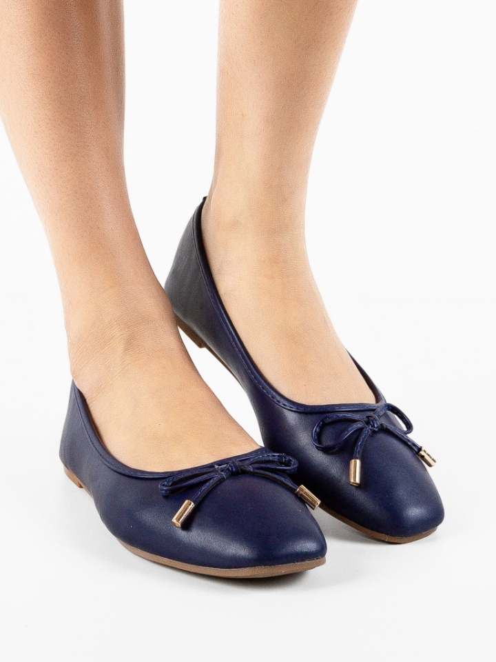 Balerini dama Atur Bej