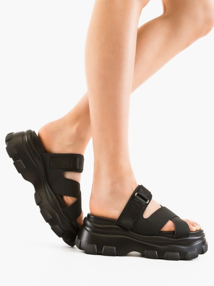 Saboti dama Lavian Negri