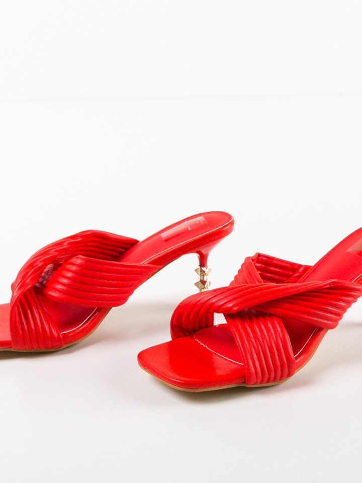 Saboti dama Bush Rosii