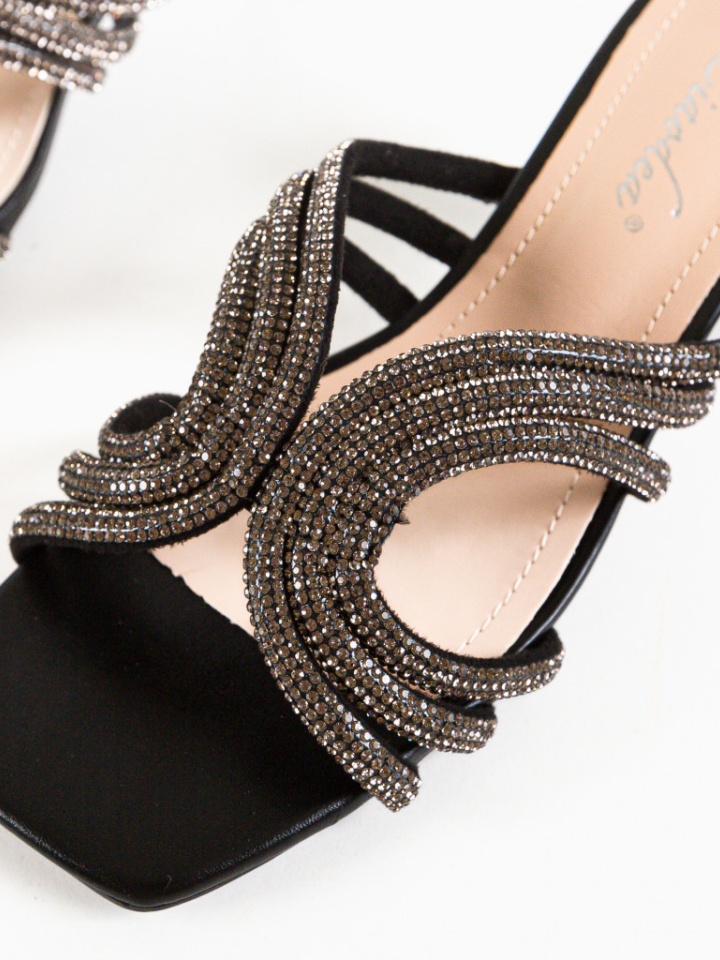 Saboti dama Rabia Negri