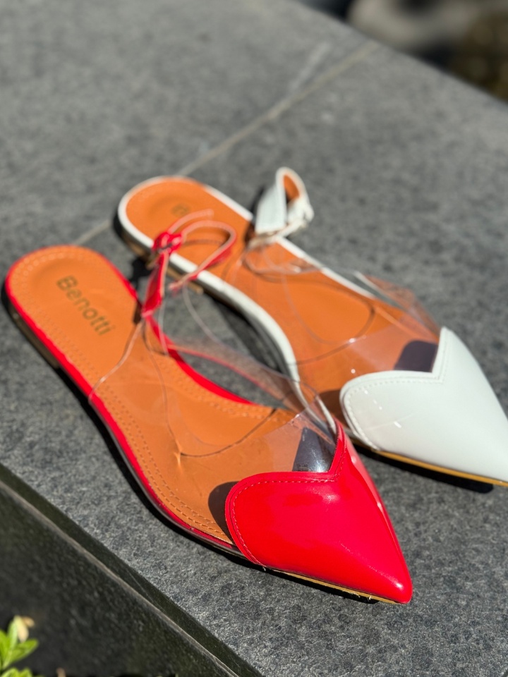 Balerini dama Sinar Rosii