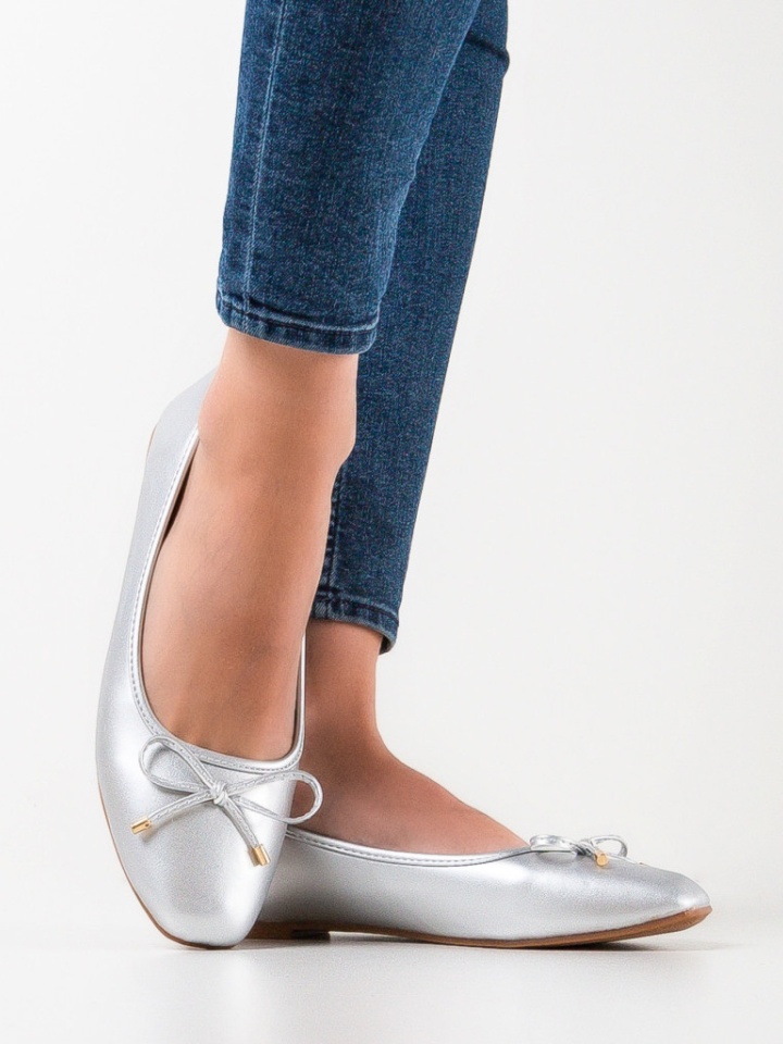 Balerini dama Atur Bej