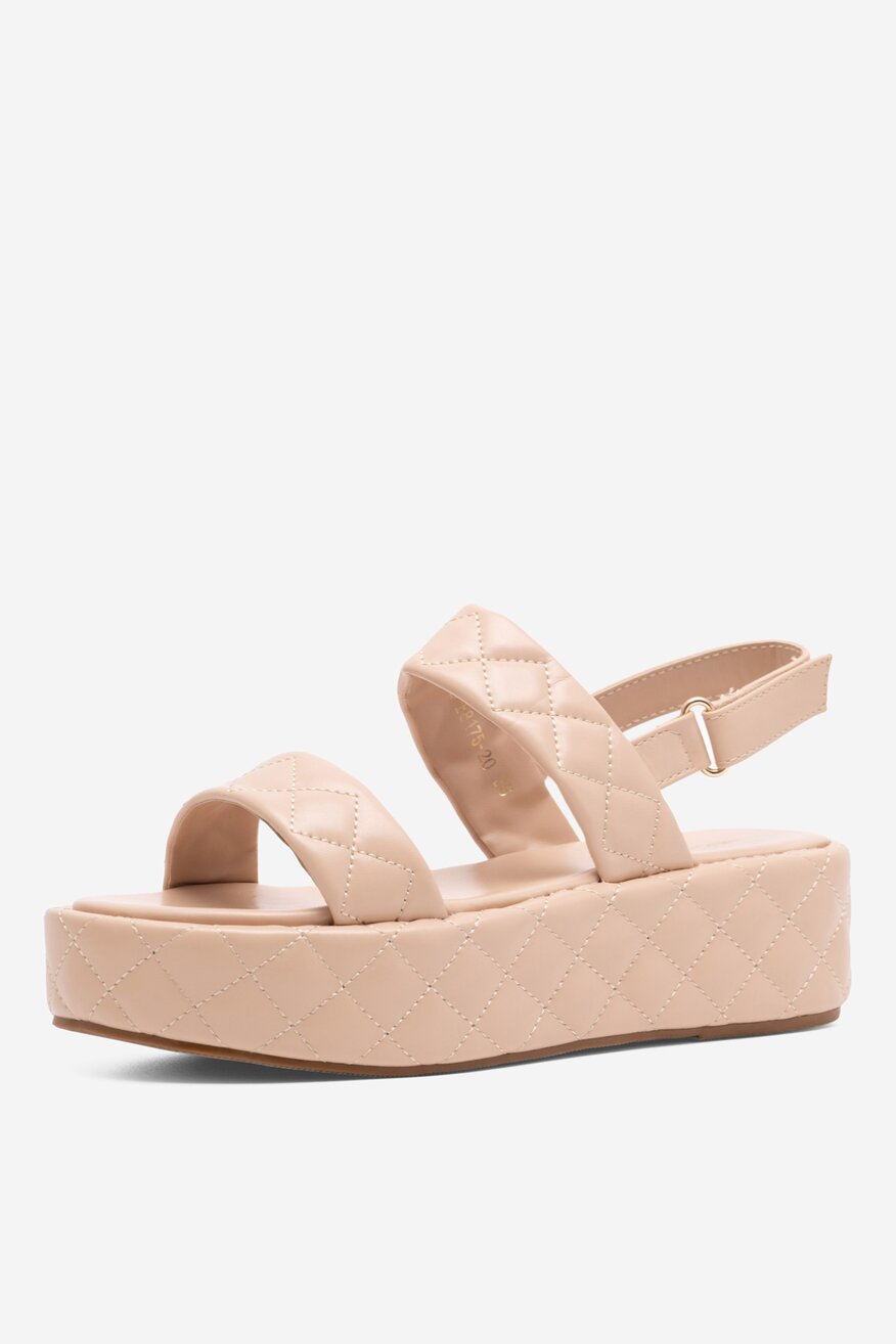 Sandały na platformie