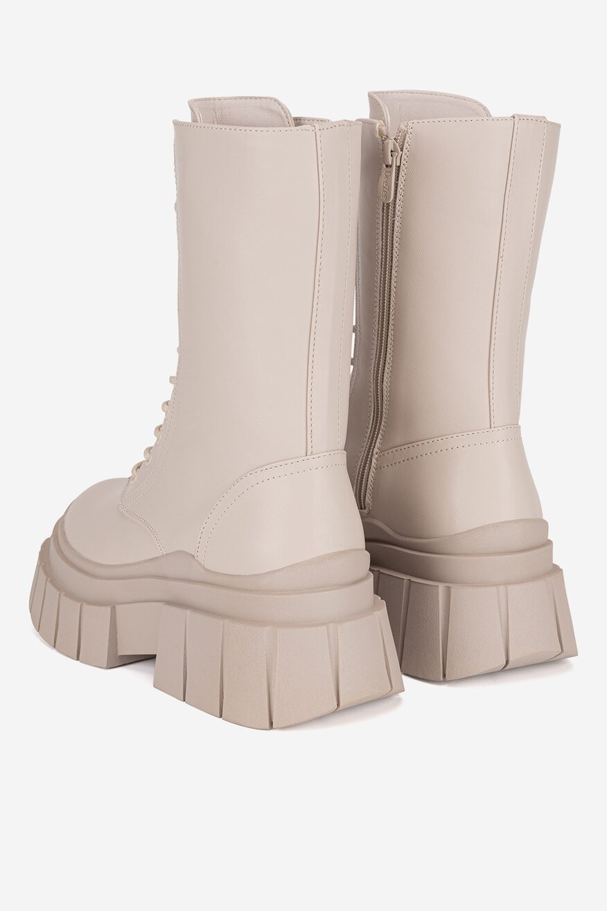 Trzewiki na grubej podeszwie