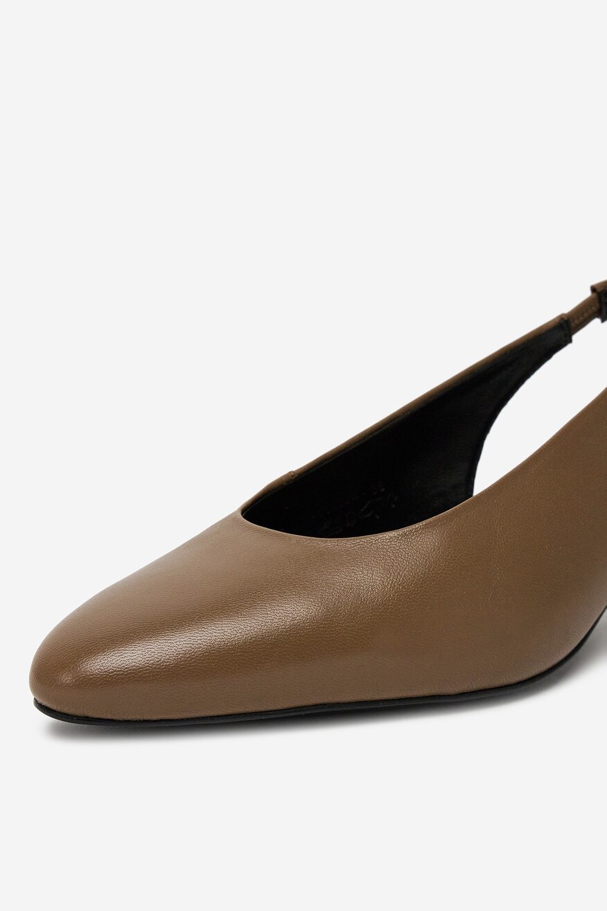 Czółenka skórzane