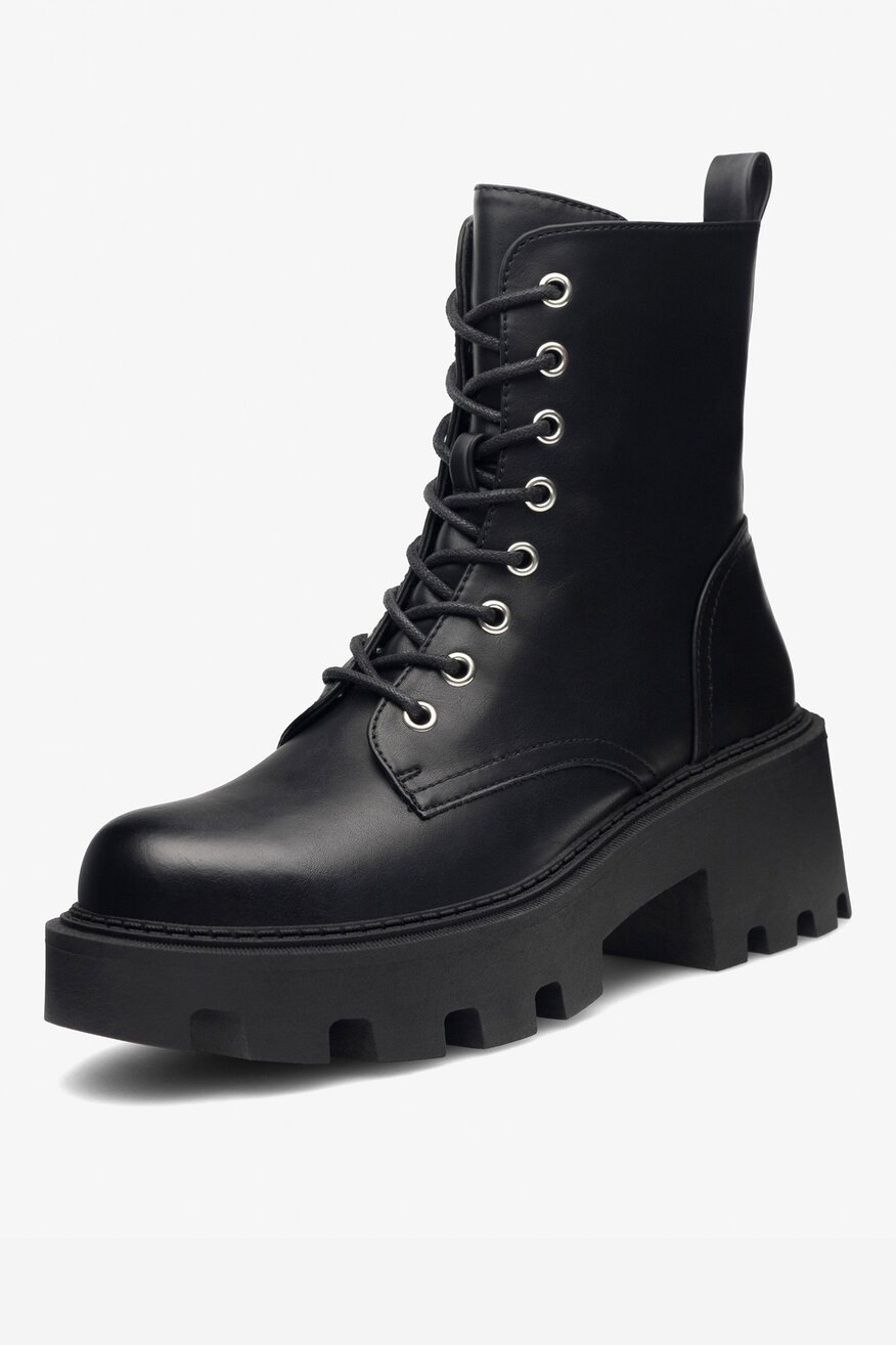 Trzewiki na grubej podeszwie