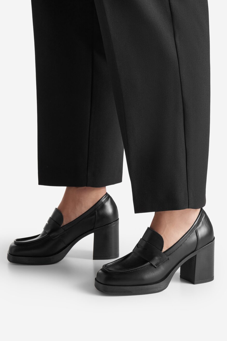 Loafersy skórzane na obcasie