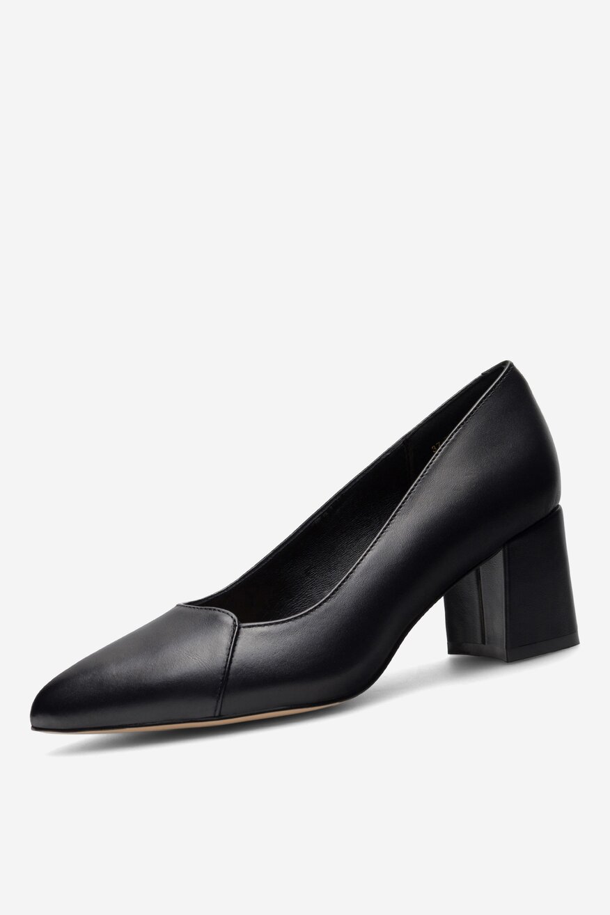 Czółenka skórzane