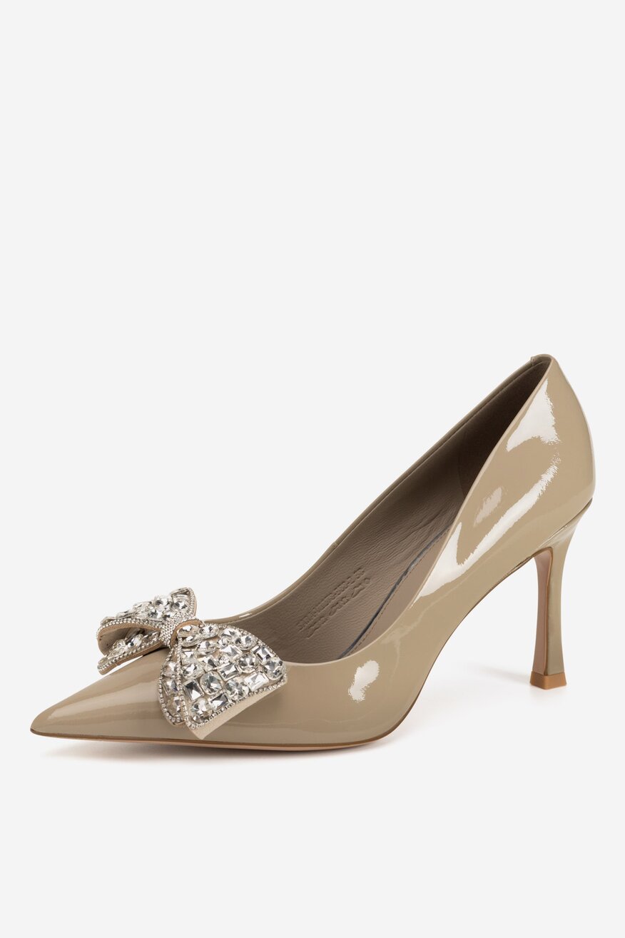 Czółenka skórzane