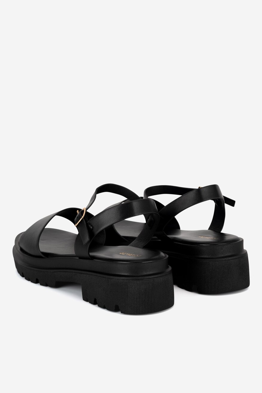 Sandały na grubej podeszwie