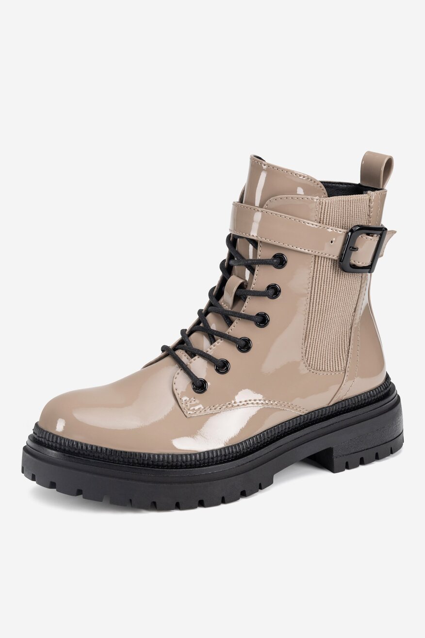 Trzewiki lakierowane