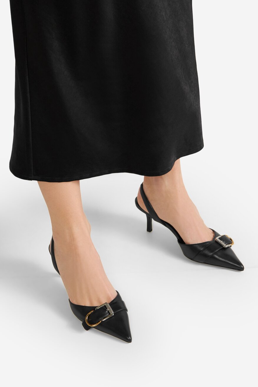 Czółenka skórzane