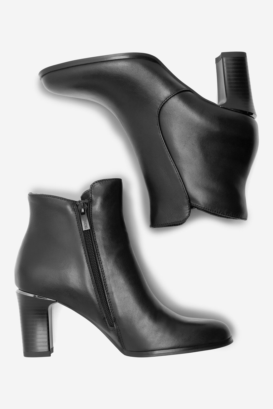 Botki skórzane na słupku