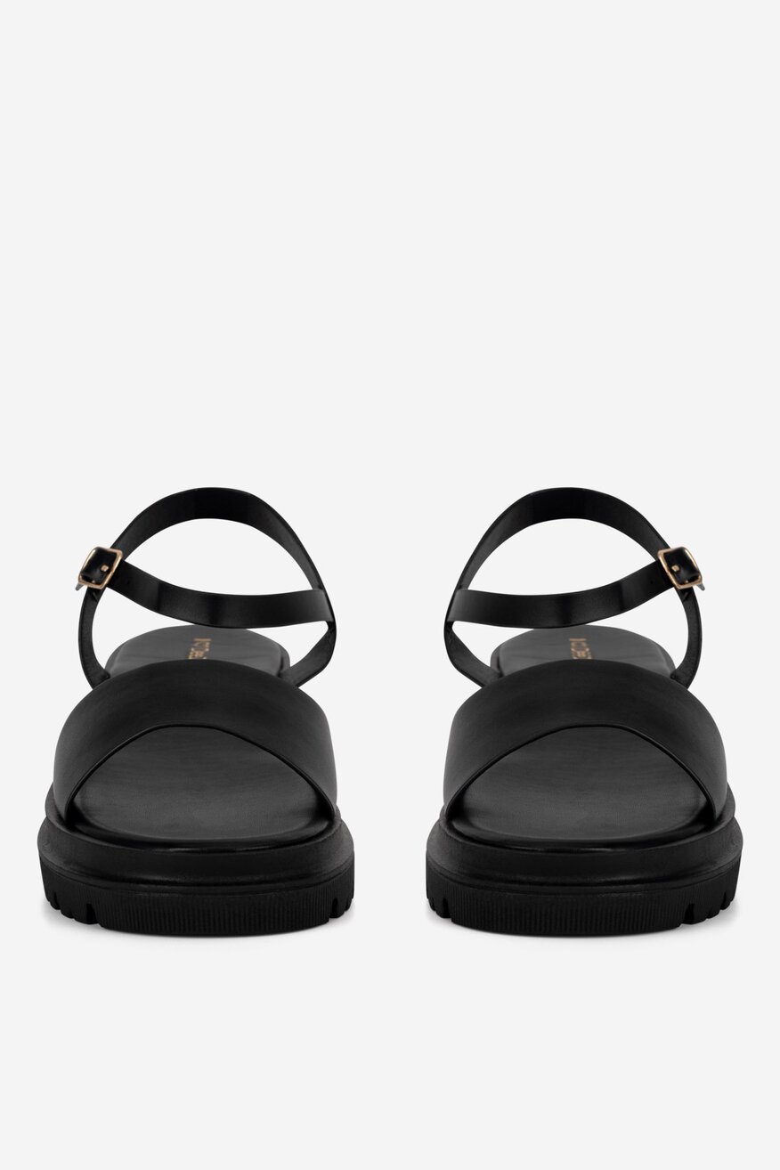Sandały na grubej podeszwie