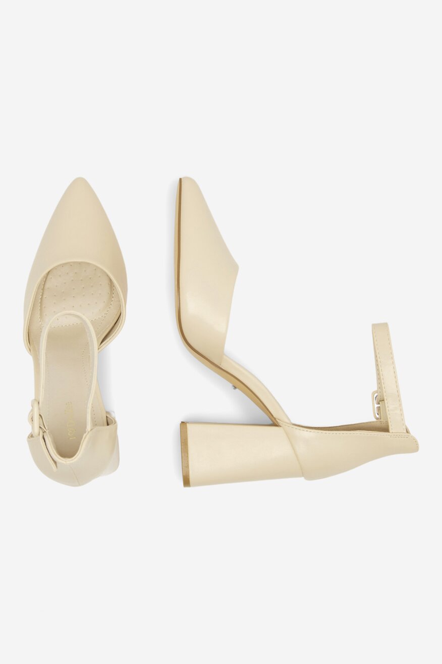 Czółenka na słupku