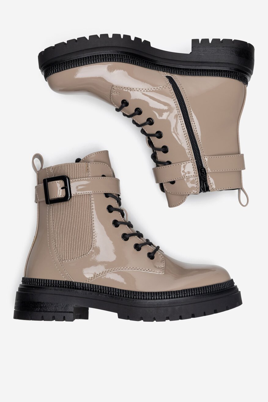 Trzewiki lakierowane