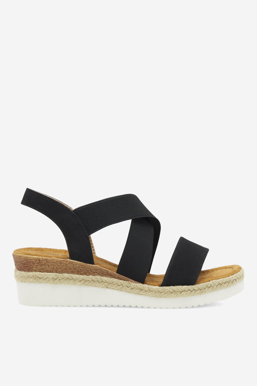 Sandały na koturnie