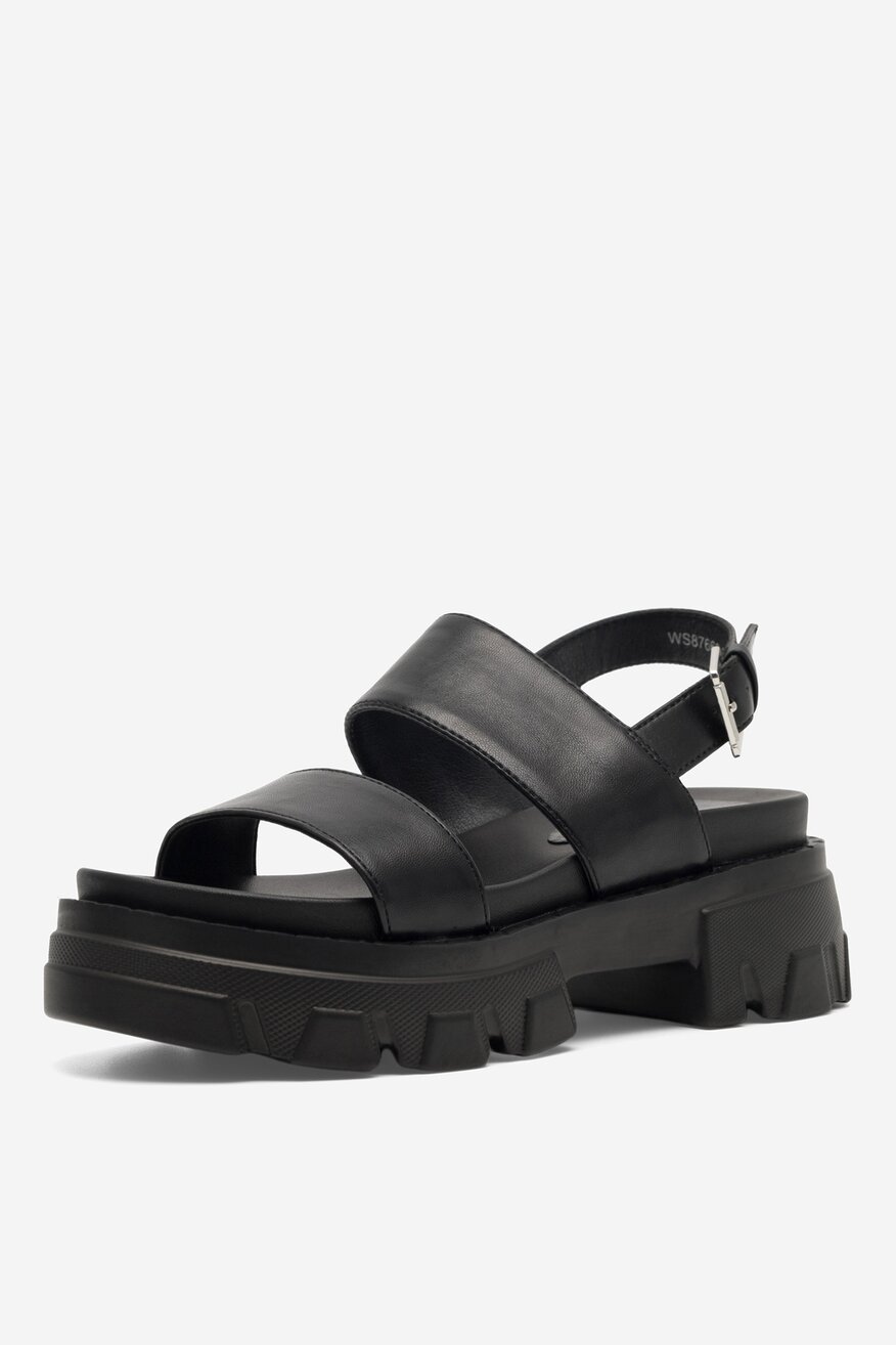 Sandały na grubej podeszwie