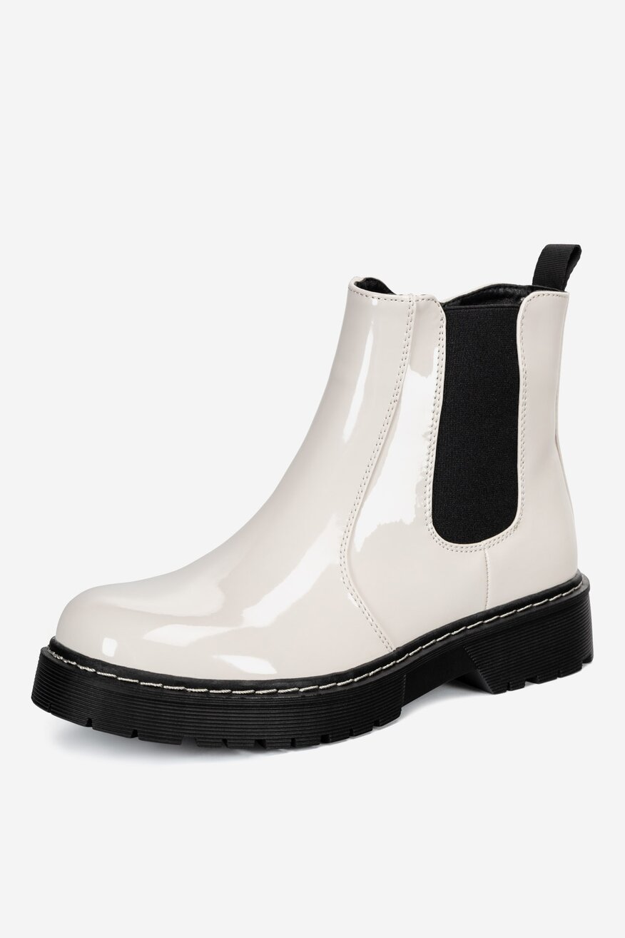 Sztyblety lakierowane