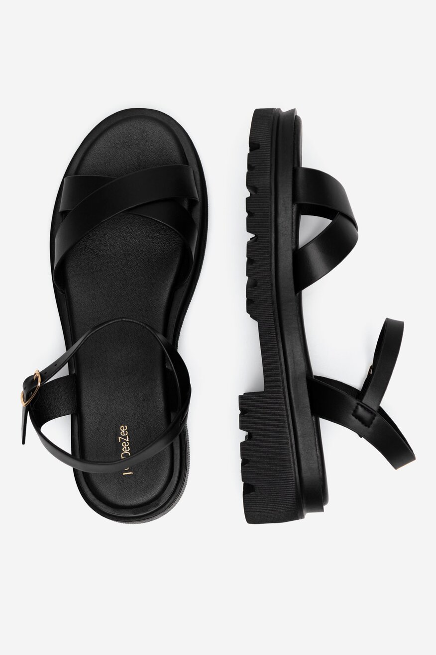 Sandały na grubej podeszwie