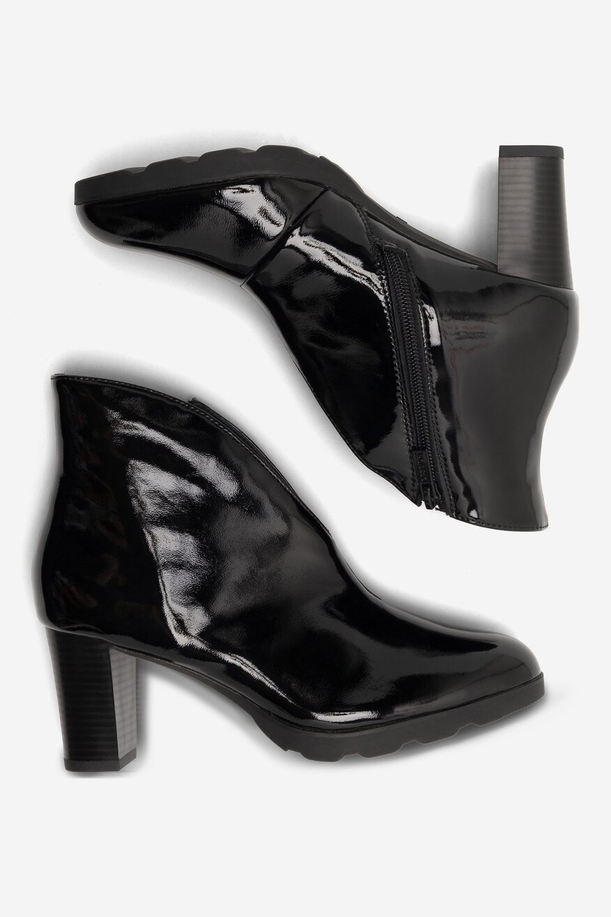 Botki skórzane na słupku