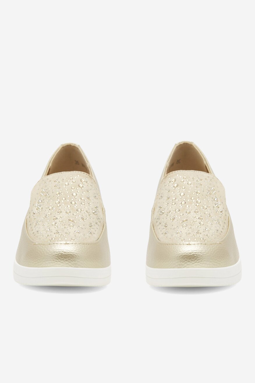 Mokasyny na koturnie