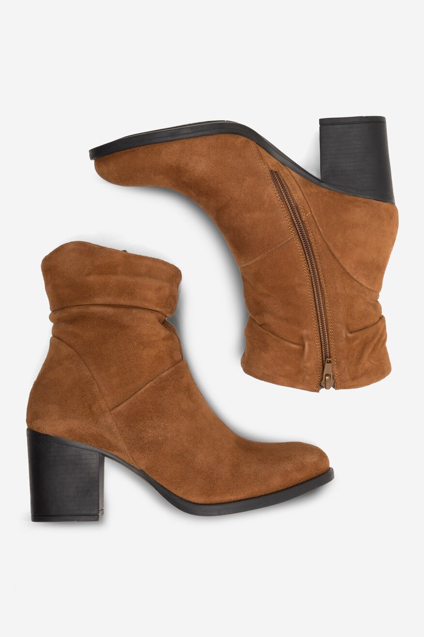 Botki skórzane na słupku