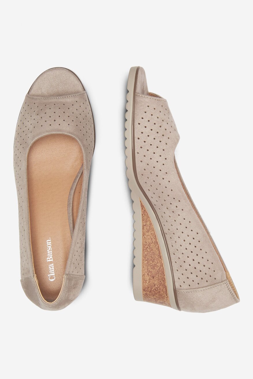 Sandały na koturnie