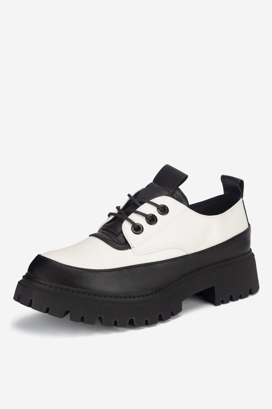 Półbuty na platformie