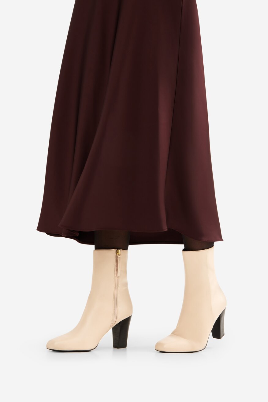 Botki skórzane na słupku