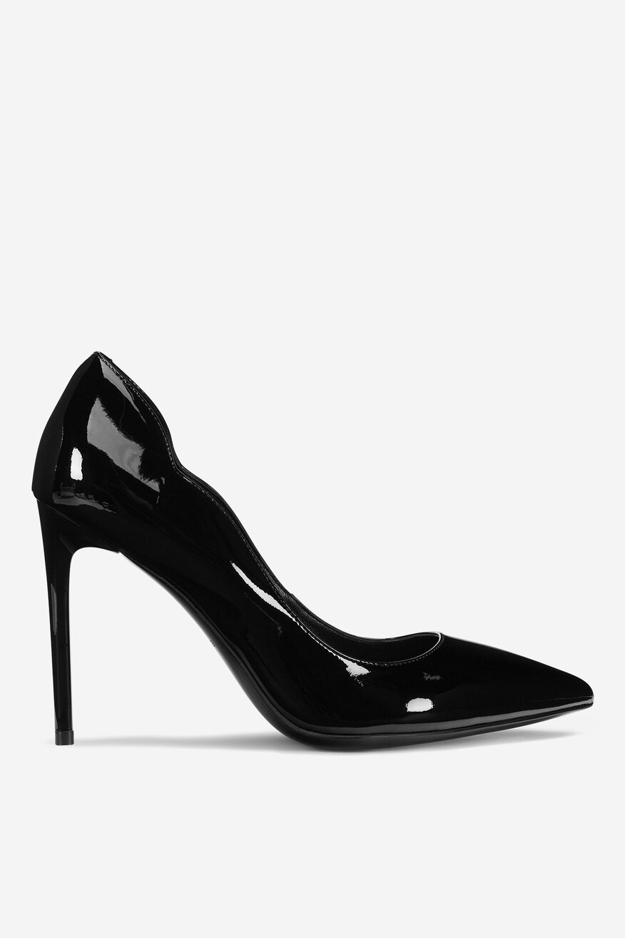 Czółenka skórzane