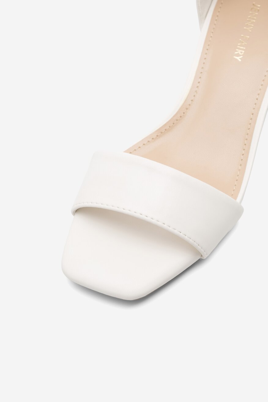 Sandały białe