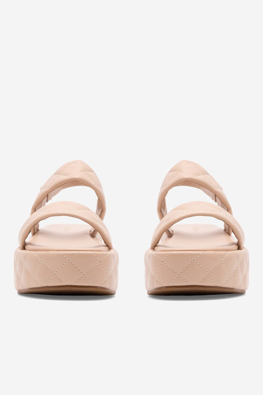 Sandały na platformie