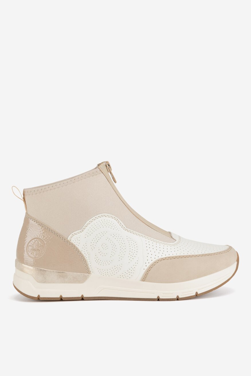 Sneakersy na koturnie