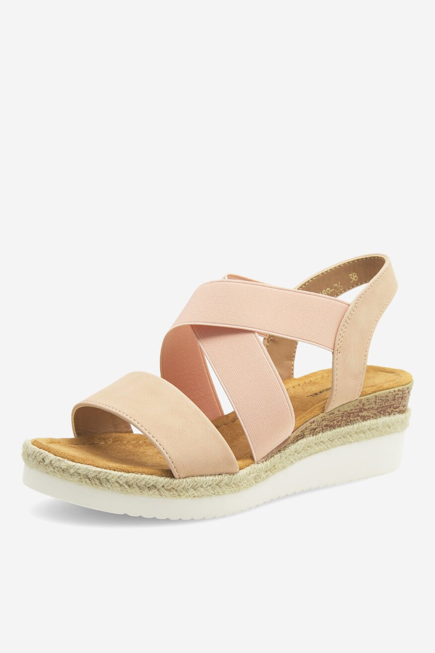 Sandały na koturnie