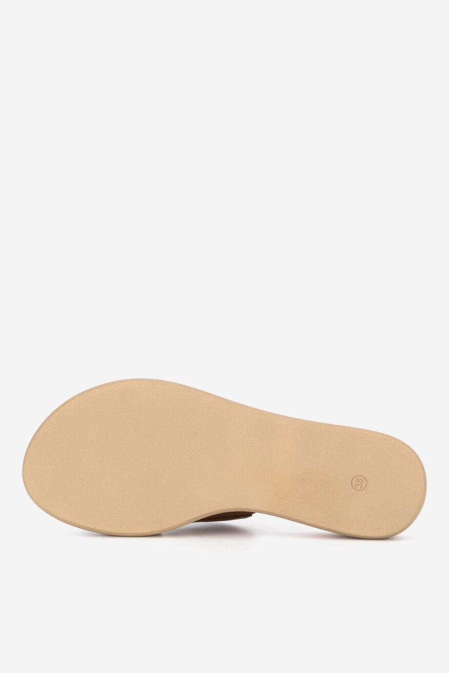 Klapki skórzane na koturnie