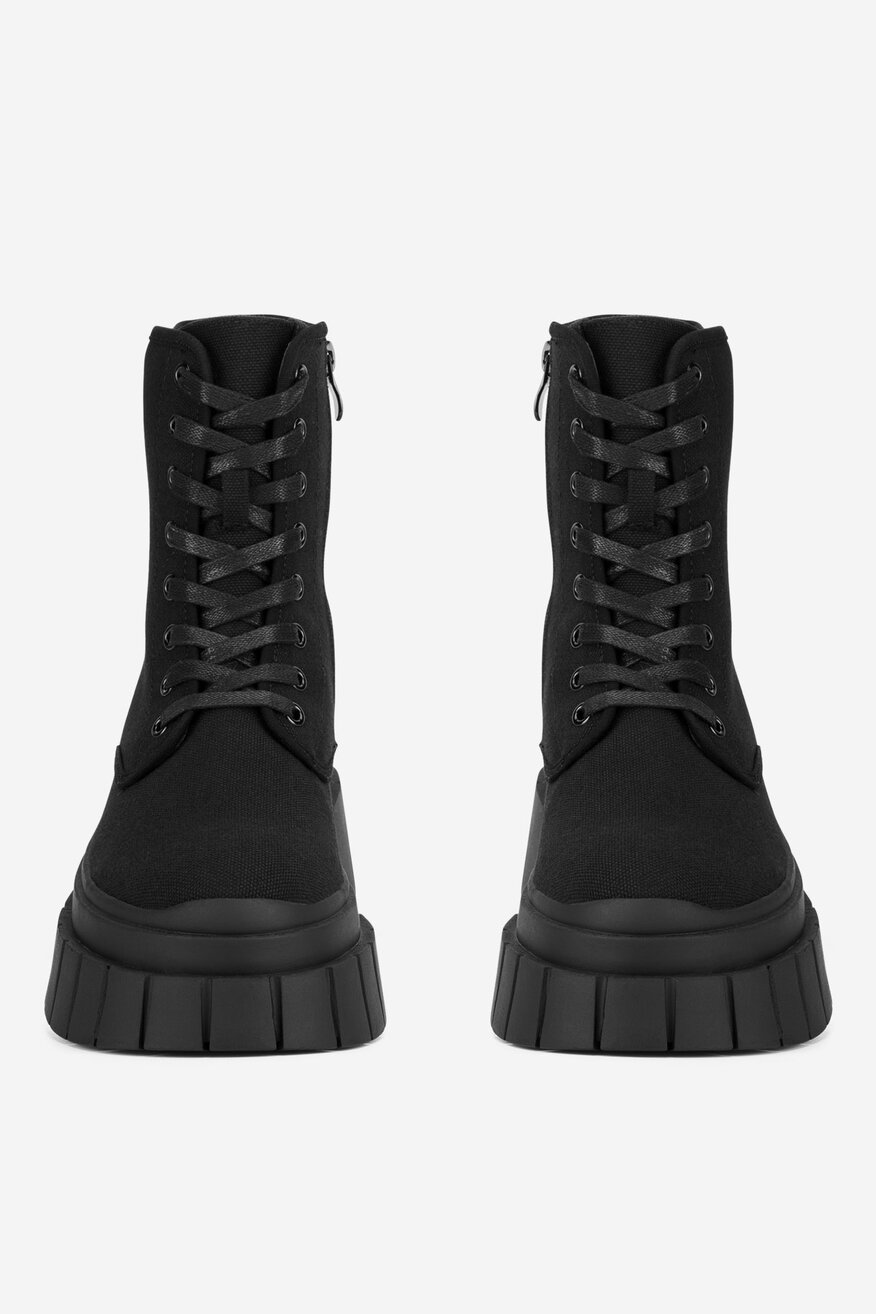 Trzewiki na platformie