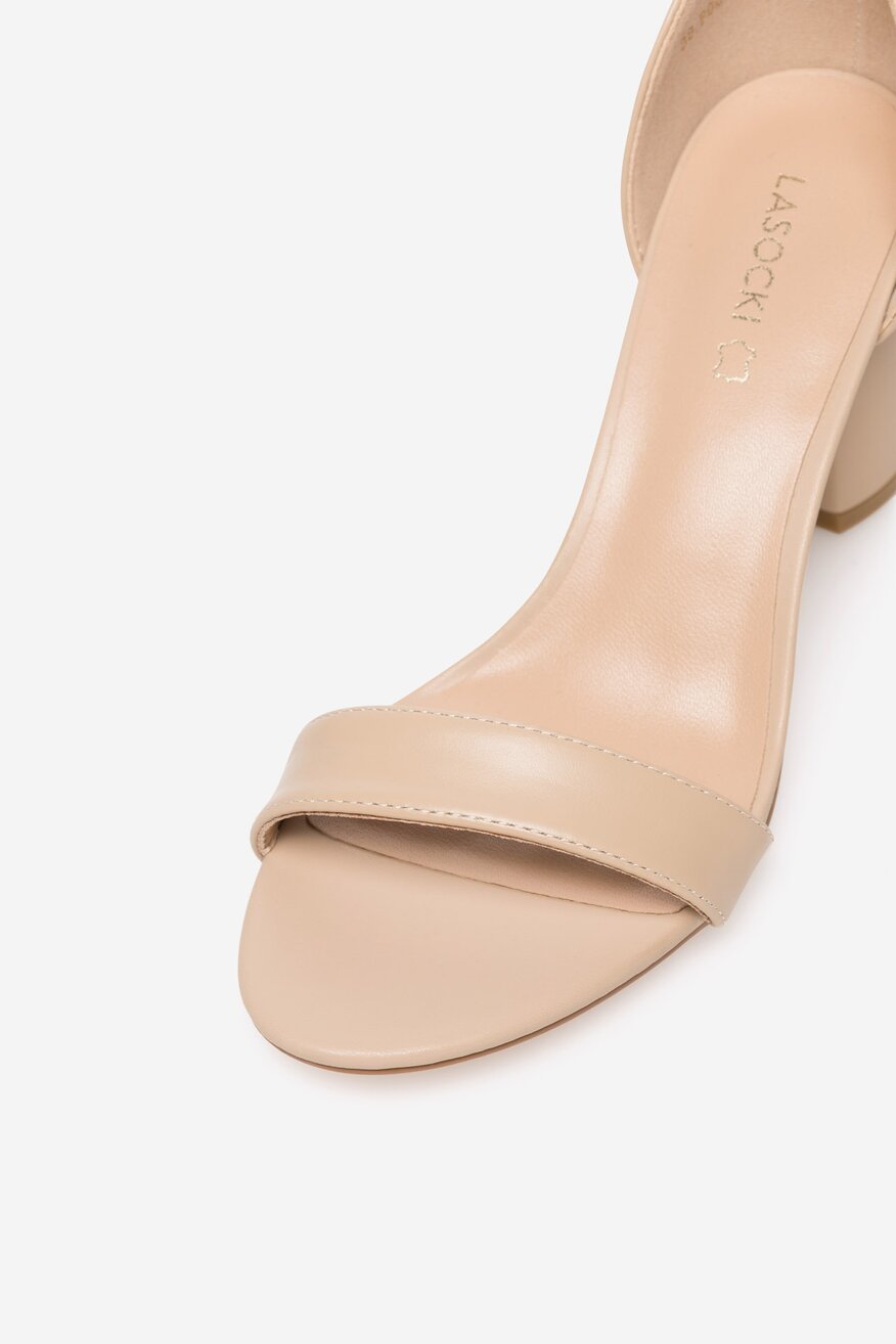 Sandały skórzane na słupku