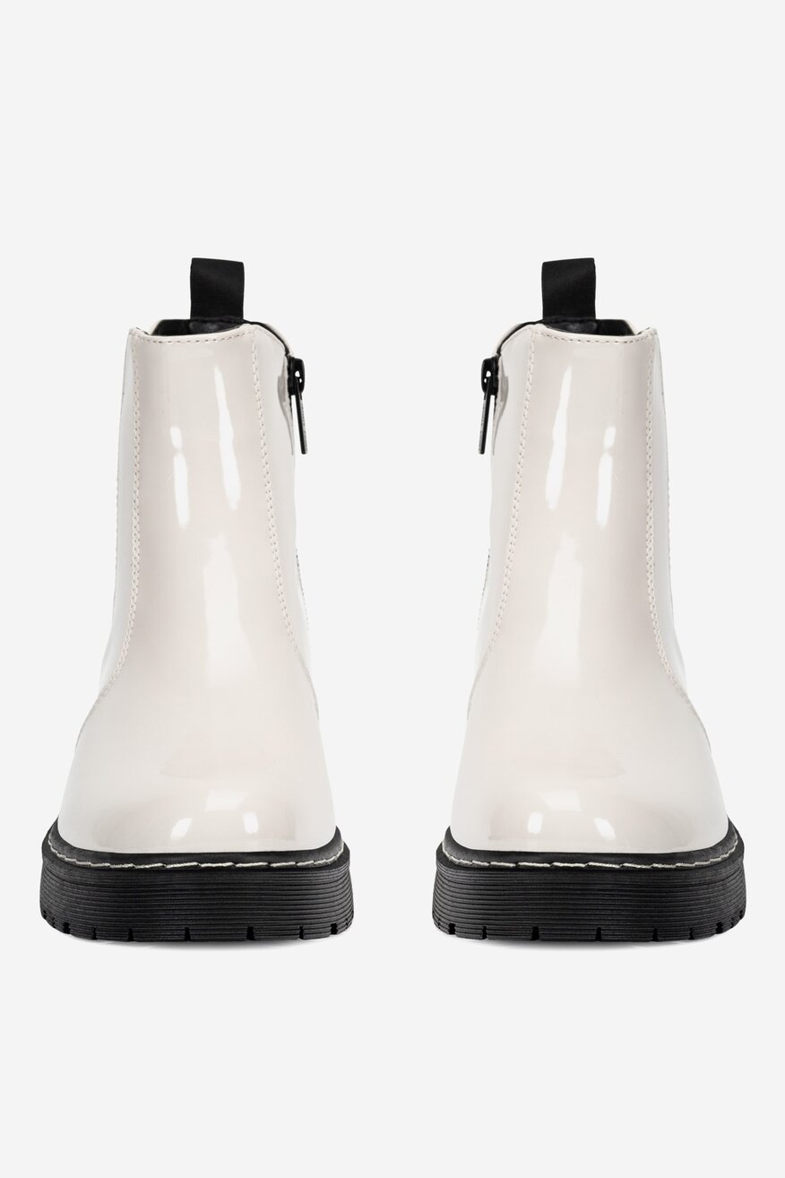 Sztyblety lakierowane