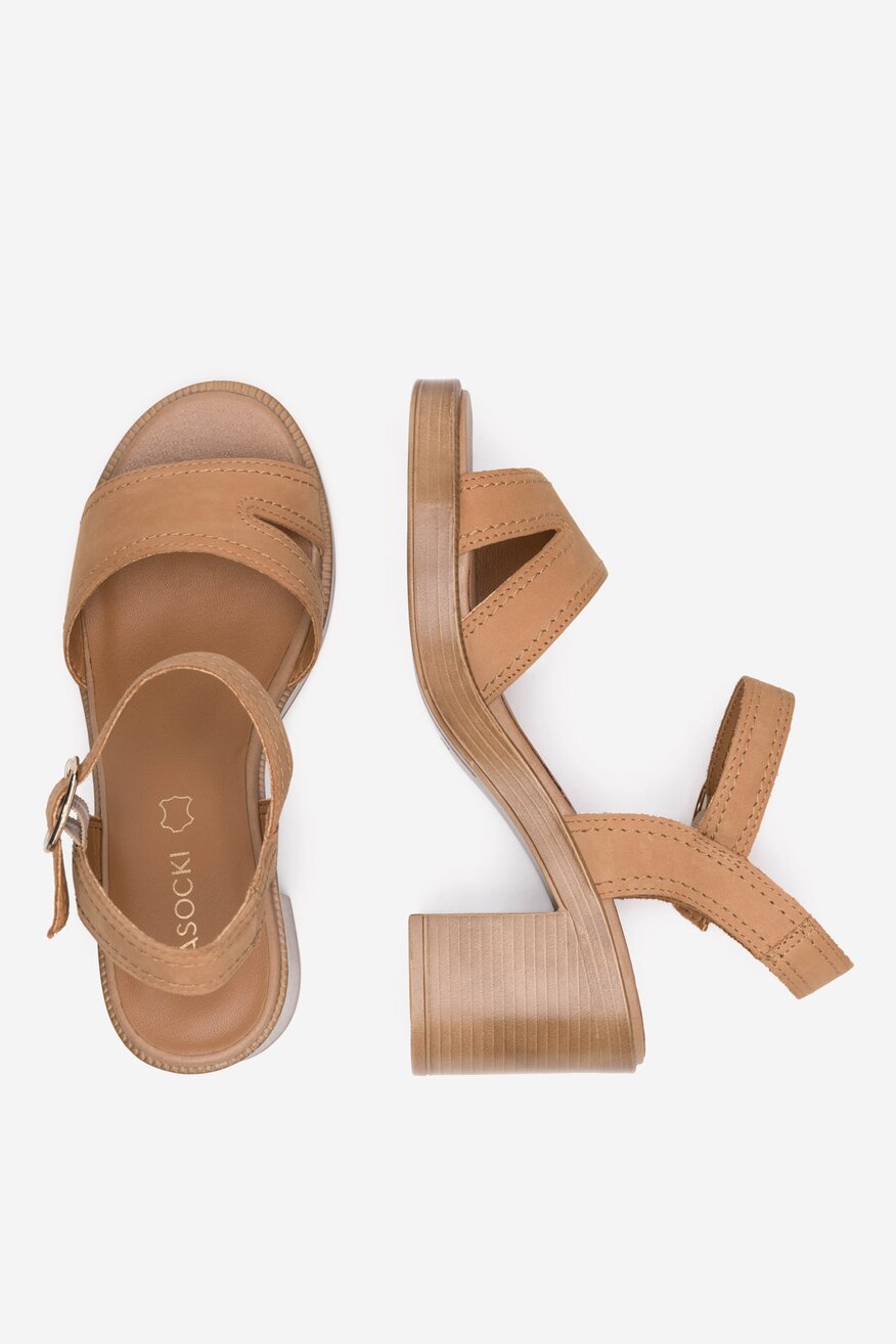 Sandały skórzane na słupku