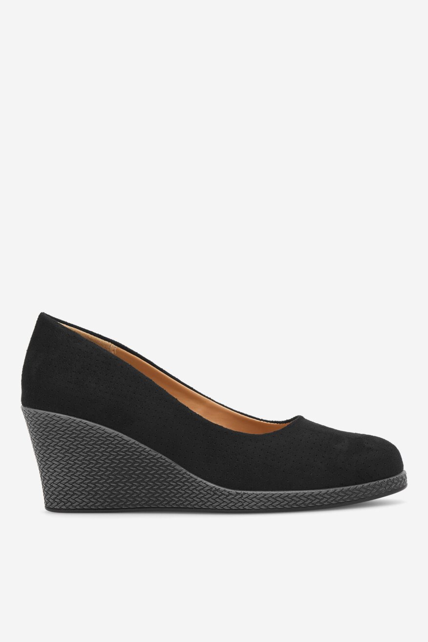 Czółenka na koturnie