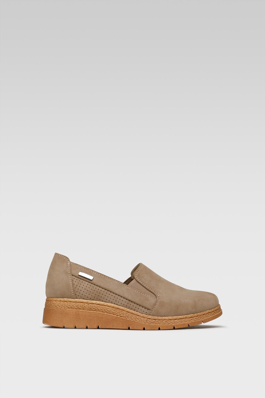 Półbuty na koturnie