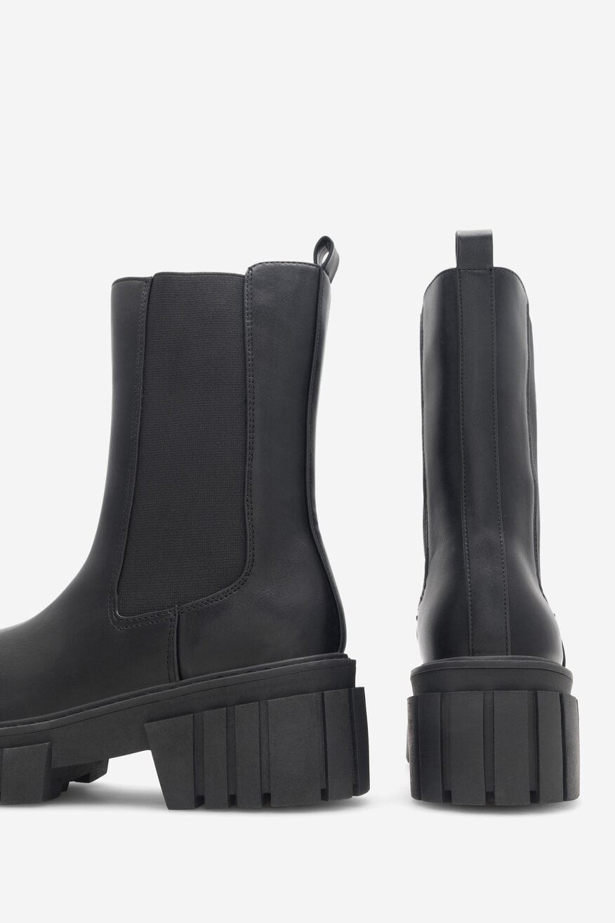 Sztyblety na grubej podeszwie