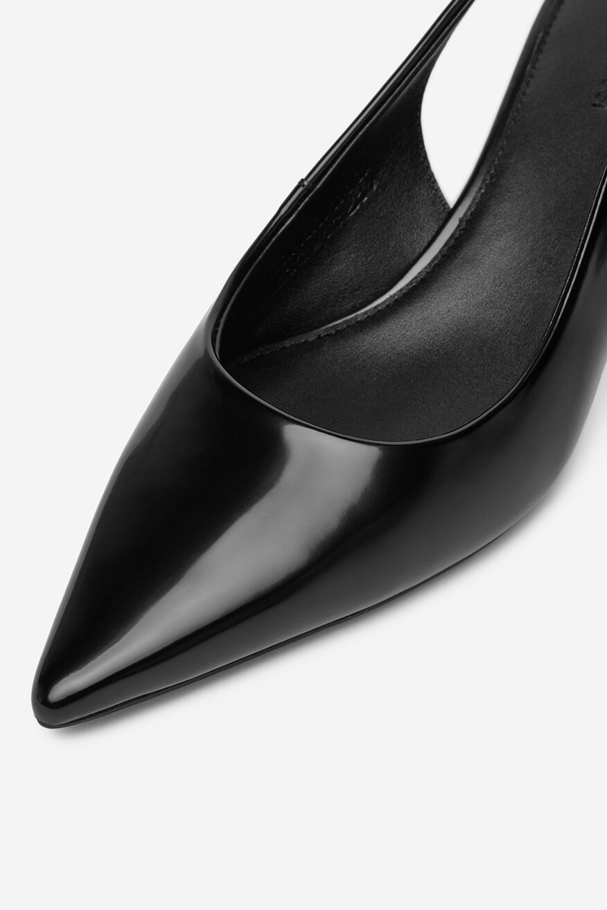 Czółenka skórzane