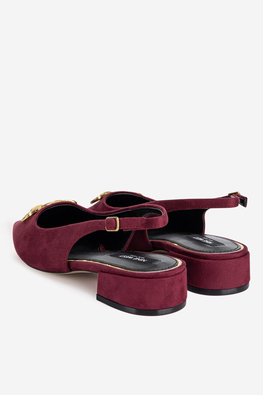 Baleriny z odkrytą piętą