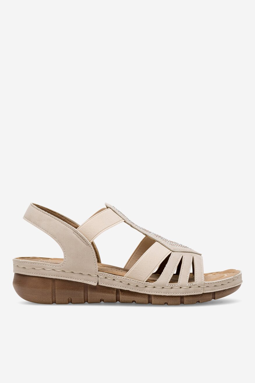 Sandały na koturnie