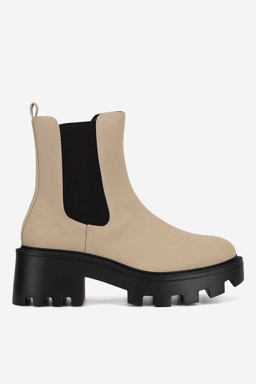 Sztyblety na grubej podeszwie